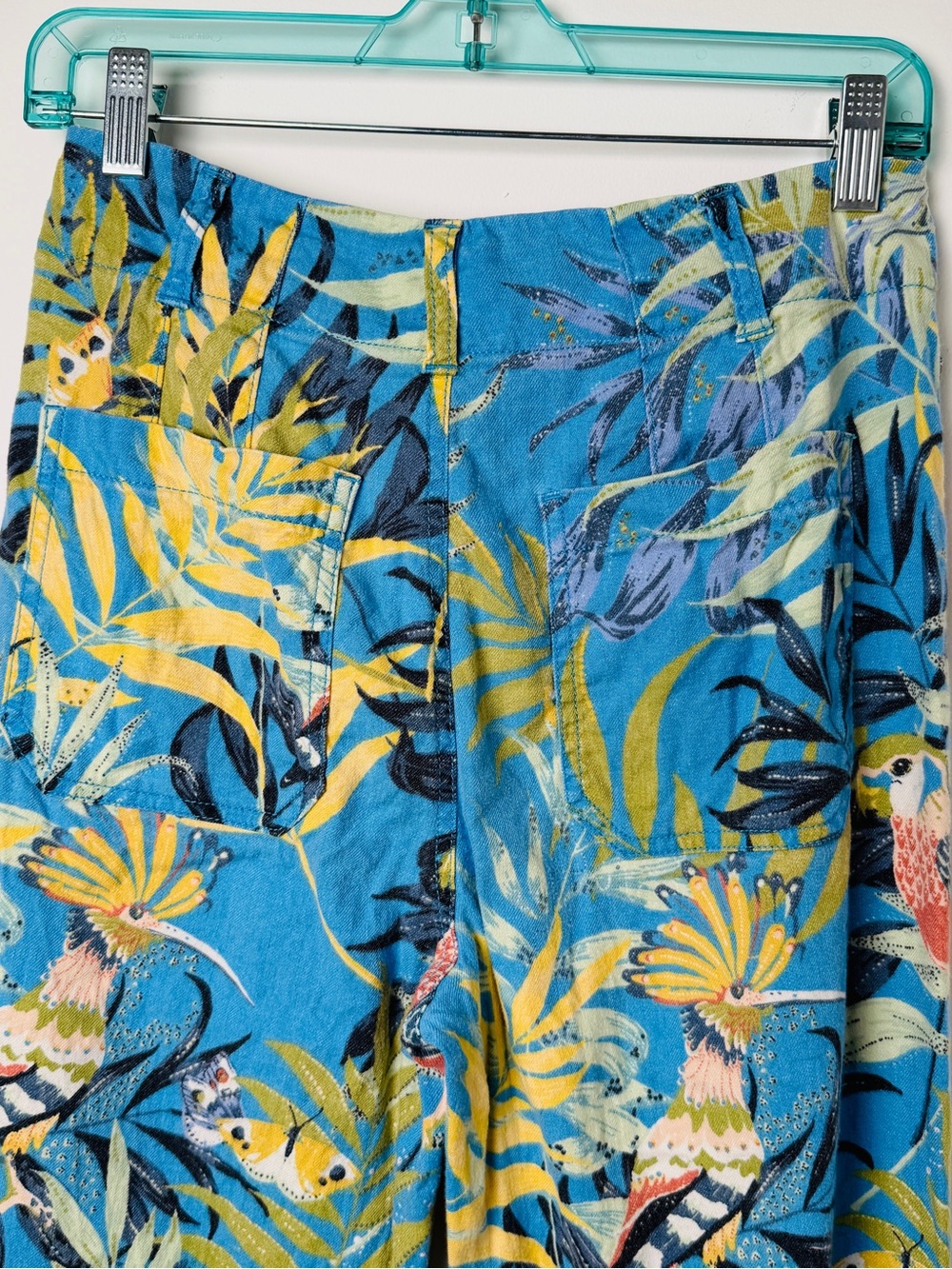 Colette Cropped Linen Wide-Leg Pants in Tropical Blue - Picture 10 of 16